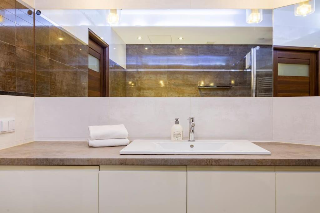 Florianska Glamour Apartments كراكوفيا المظهر الخارجي الصورة